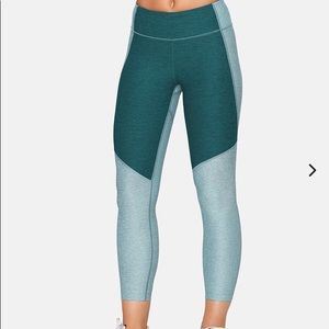 Outdoor Voices 3/4 Two-Tone Leggings